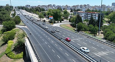 Antalya'da kavşak girişi üç şeride çıkarılarak genişletildi
