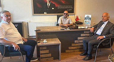 Artvin Ticaret Borsası Heyeti'nden görme engelli üyelerine anlamlı ziyaret
