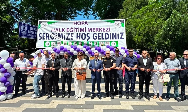 Artvin'de kursiyerlerin el emeği ürünleri vatandaşlarla buluştu