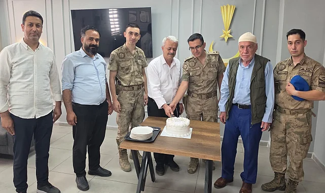 Batman Sason'da şehit ailelerinden Jandarma'ya anlamlı ziyaret