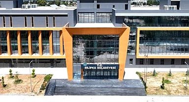 Bir operasyon da Silifke Belediyesi'ne! Başkan Turgut dahil 18 gözaltı