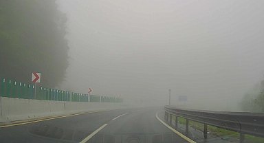 Bolu Dağı'nda sis görüş mesafesini düşürdü