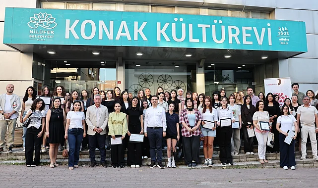 Bursa Nilüfer'de liseliler kitap kapaklarıyla yarıştı