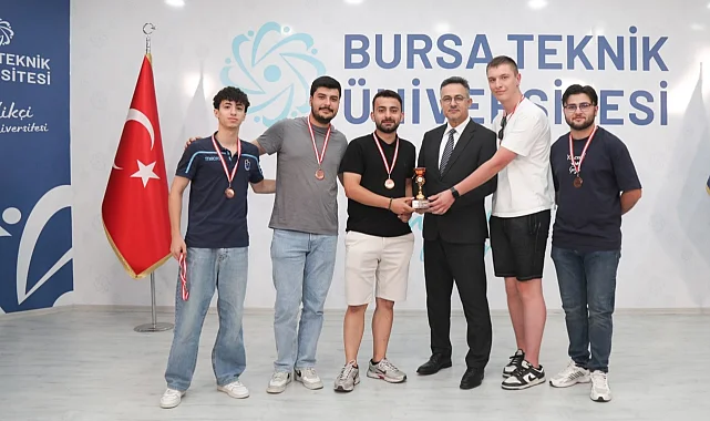 Bursa Teknik'te sporun kazananları ödüllerine kavuştu