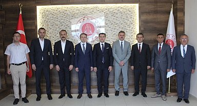 Bursa'da görev yeri değişen Başsavcı ve savcılara veda