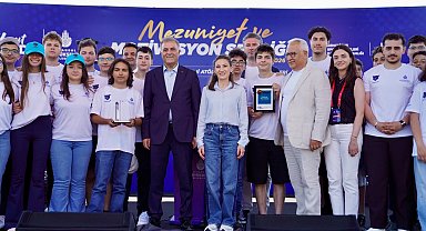 İstanbul Büyükşehir'in Ders Atölyeleri'nde mezuniyet heyecanı