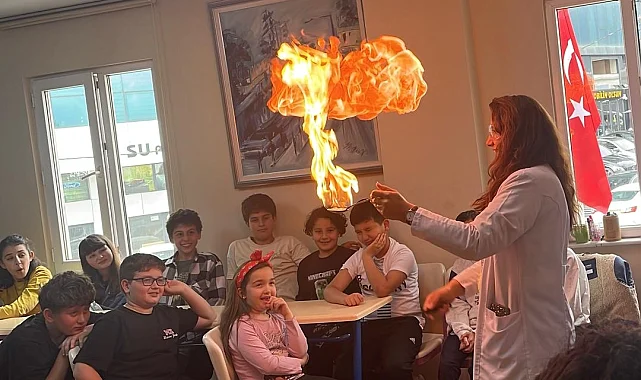 İstanbul Maltepe'de çocuklar bilimi eğlenerek öğreniyor