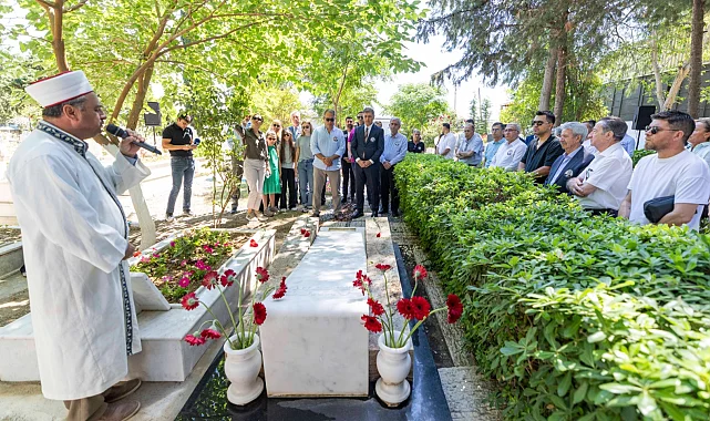 İzmir'de merhum Başkan Piriştina'ya 22 yıl sonra aynı saygı ve özlem