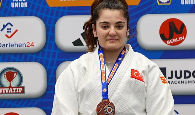 İzmirli Sema Avrupa Kupası'nda kürsüde