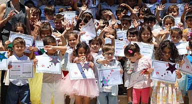 İzmit Çınar Çocuk Evleri'nde karne coşkusu