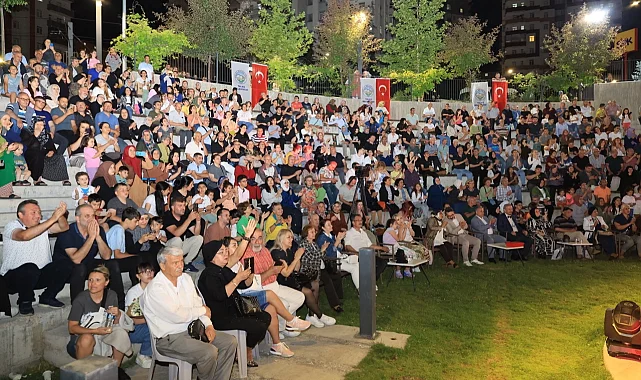 Kayseri Talas'ta 'Babalar Günü'ne şarkılı kutlama
