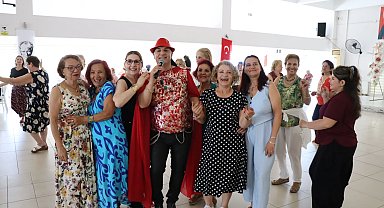 Kocaeli İzmit'te kadınlar söyleşi ve matinede buluştu