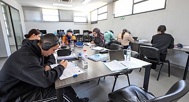Mersin'de okuma salonları gençlere eğitimde destek sunuyor