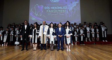 NNYÜ Diş Hekimliği mezunlarını verdi