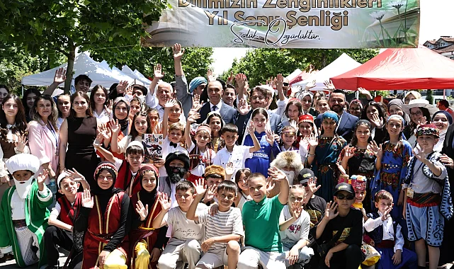 Sakarya'da Dilimizin Zenginlikleri Şenliğine yoğun katılım
