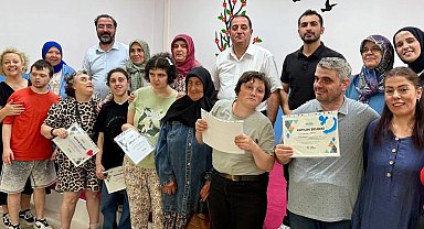 Sakarya'da Engelsiz Hobi Atölyelerinde karne sevinci