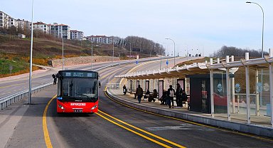 Sakarya'da metrobüs 1 yılda 3,6 milyon yolcu taşıdı