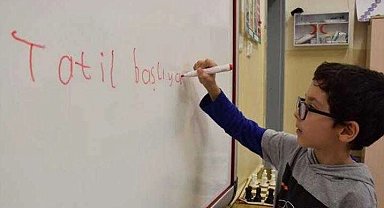 Son ders zili çaldı... Eğitim öğretimde yaz tatili başladı!