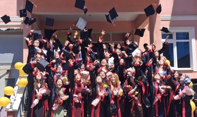 Türkeli Anadolu Lisesi'nde mezuniyet coşkusu