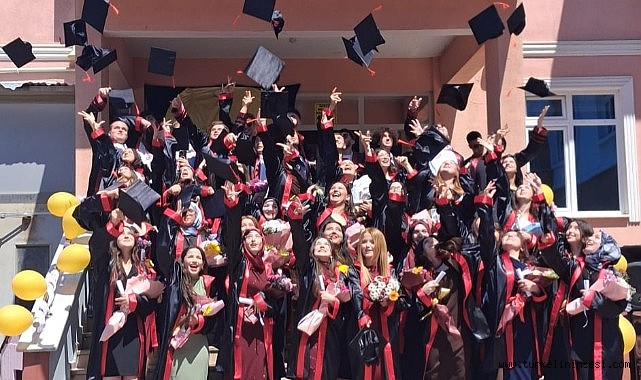 Türkeli Anadolu Lisesi'nde mezuniyet coşkusu