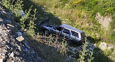 Türkeli Çevre Yolunda otomobil şarampole uçtu: 2 yaralı