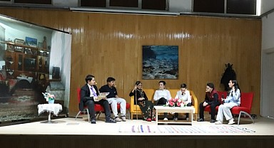 Türkeli’de “Çatlak Aile” tiyatro gösterisi sahnelendi
