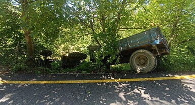 Türkeli'de traktör şarampole devrildi