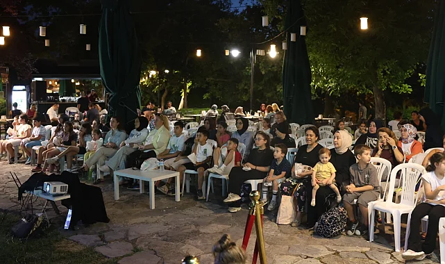 Açık hava sinema keyfi Dobruca'da yaşandı