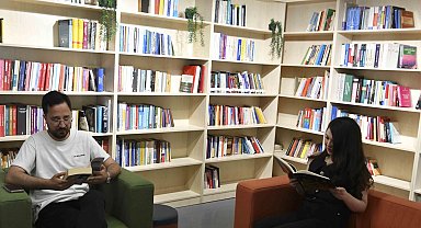 Ankara'da Esat Hâl'e Ruşen Keleş Kütüphanesi