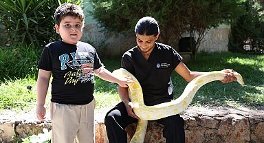 Antalya Doğal Yaşam Parkı'nda dünya yılan günü etkinliği