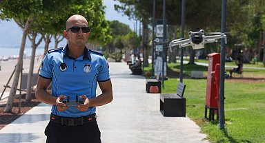 Antalya Konyaaltı Sahili'nde drone destekli zabıta denetimi