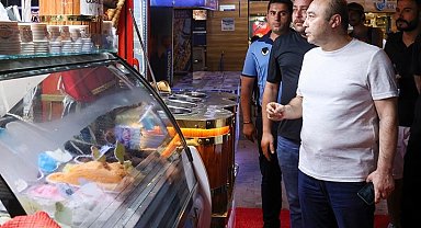 Antalya zabıtasından kaldırım işgallerine sıkı denetim