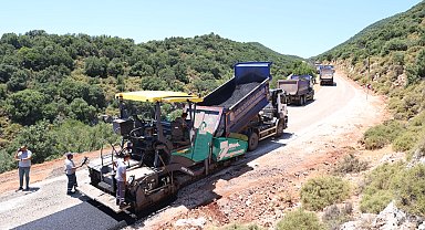Antalya'da Demre ile Kaş'ı birleştiren yolda çalışma