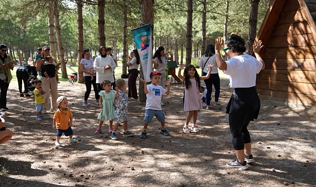 Antalya'da doğada aileler keyifli anlar yaşadı