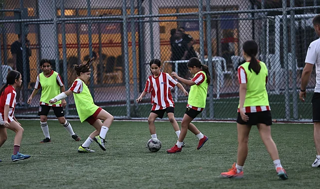 Antalya'da Futbol Akademisi yaz okulu başladı
