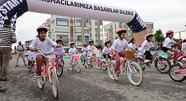 Bisiklet yarışı nefes kesti