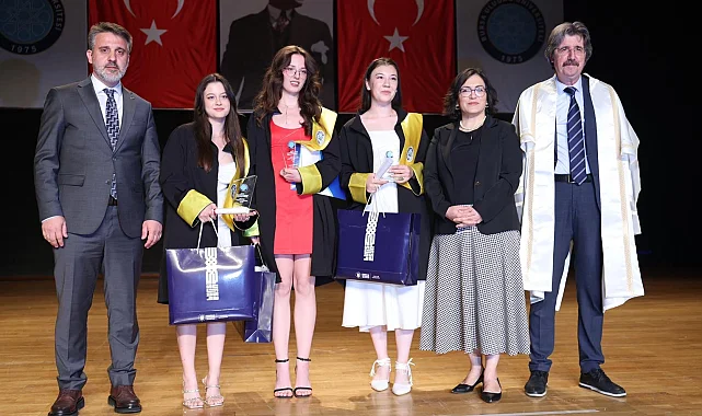 Bursa Büyükşehir Başkan Vekili Şahin Biba'dan genç mimarlara tavsiye