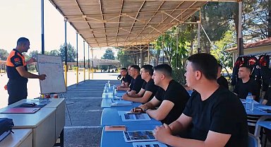 Bursa'da Jandarma personeline ileri motosiklet sürüş eğitimi tamamlandı