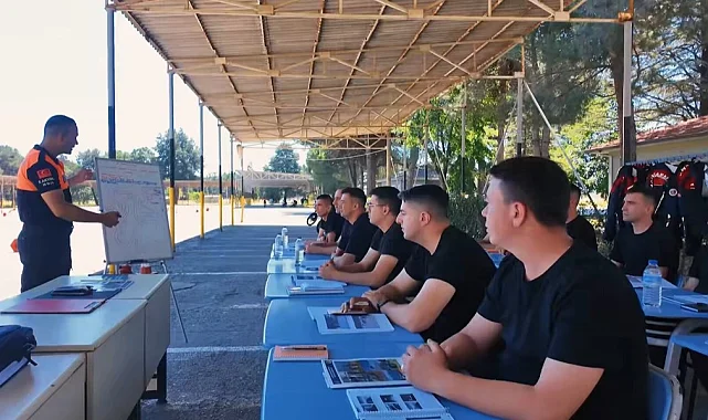 Bursa'da Jandarma personeline ileri motosiklet sürüş eğitimi tamamlandı