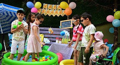 Çayırova'da Çocuk Kulüpleri'ndeki minikler 'Yaza Merhaba' dedi