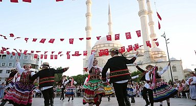 Dünyanın renkleri Maltepe'de buluştu