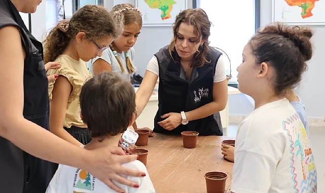 Efes Tarlası Yaşam Köyü'nde çocuklar toprakla buluştu