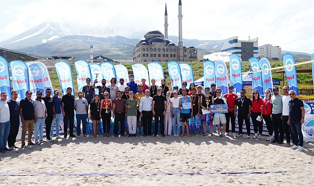 Erciyes Plaj Voleybolu Turnuvası büyük heyecan yaşattı