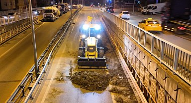 Eskihisar Feribot Yolu Alt Geçidi'nde gece mesaisi