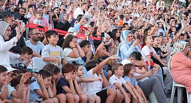 Eskihisar Kalesi'nde çocukların akşamı