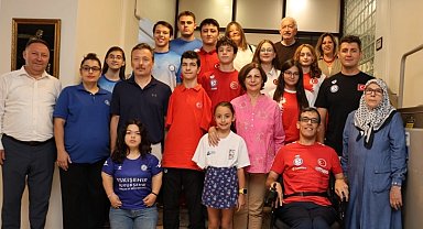 Eskişehir'in Başkan Ünlüce, şampiyon sporcuları ağırladı