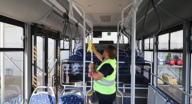 Hatay Büyükşehir toplu taşıma araçlarını temizliyor