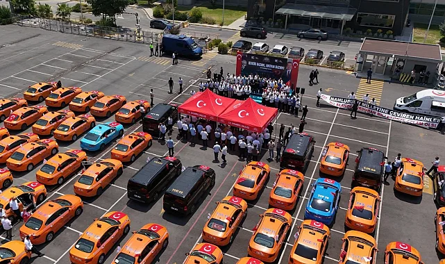 İstanbul'da 253 taksilik 'Demokrasi Konvoyu'