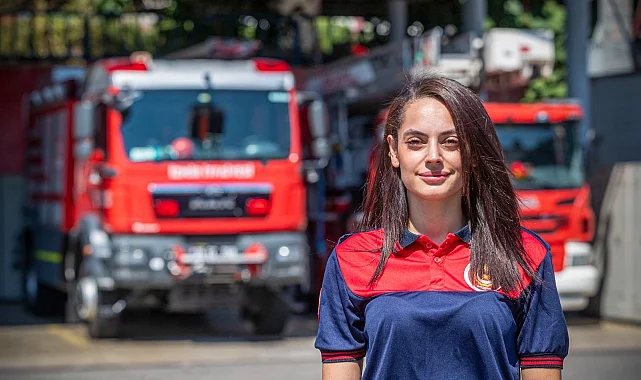 İzmir İtfaiyesi'nin ilk kadın şoförü