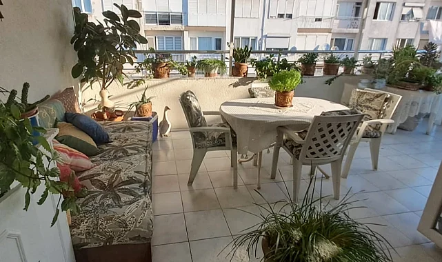 İzmir Karabağlar'ı güzelleştiren balkonlar ödüllendirildi